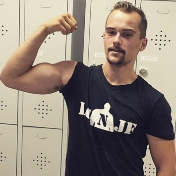 i282037939686490355._szw480h1280_